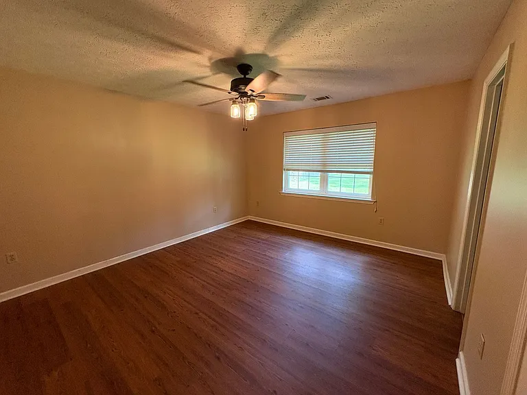 133 John Glenn Dr — Photo 10