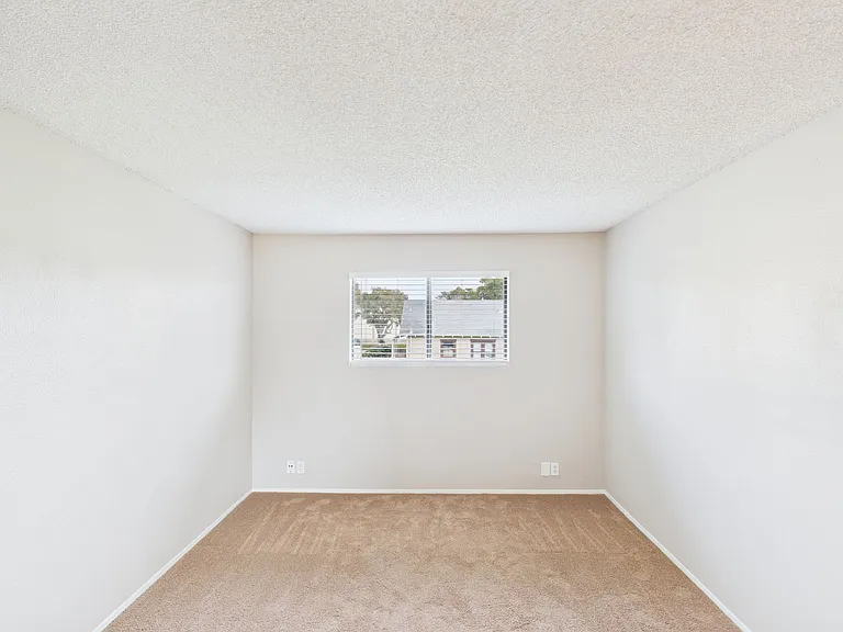 411 Park Way — Photo 21