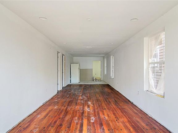 2nd image of 2117 N Villere St