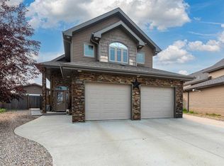 1306 E 52c Ave, Lloydminster, AB T9V 3L4