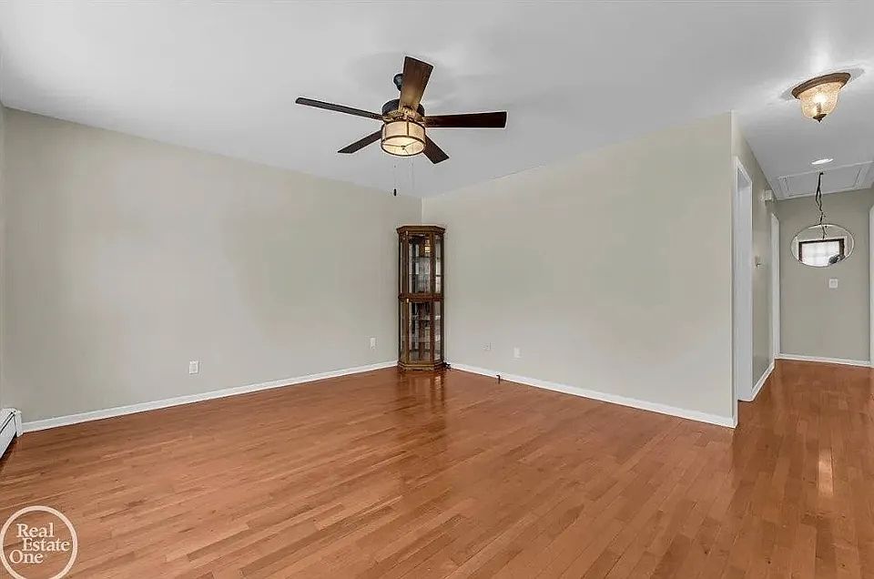 706 Townsend Dr, photo 7