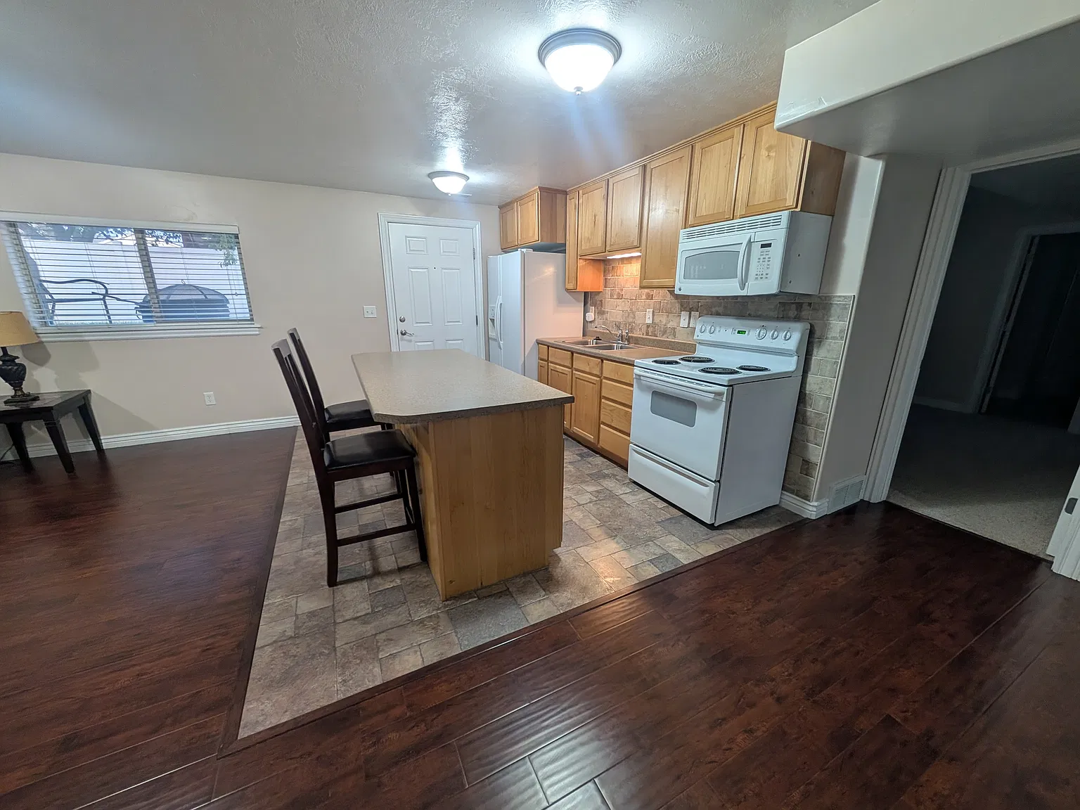 1 bed, 1.5 bath, 872 sqft, $1,500 — Photo 4