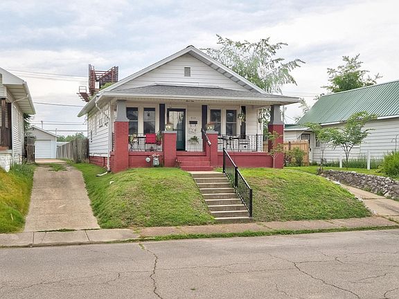 3rd image of 410 Richardt Ave
