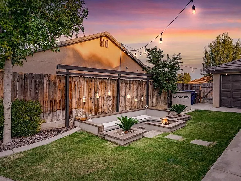 11004 Corbett Canyon Dr — Photo 2