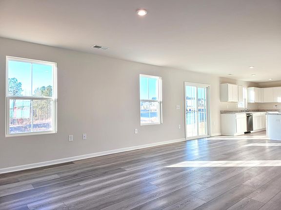 5th image of 1117 Bridgewater Dr