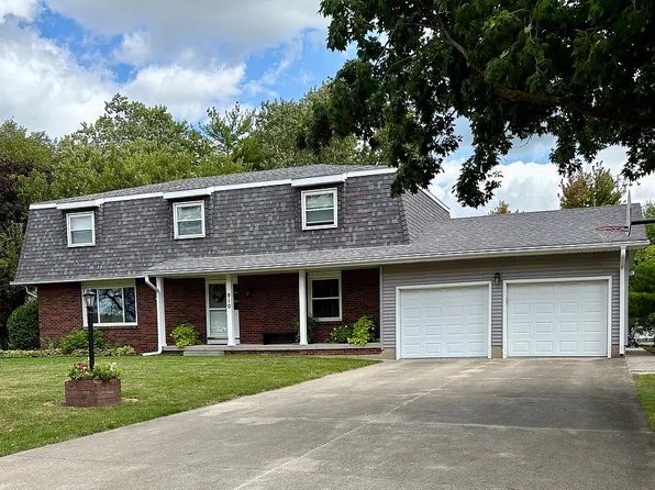 910 N Bell St, Gibson City, IL 60936