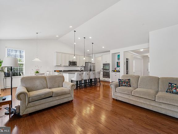 4th image of 815 Ironstone Ct