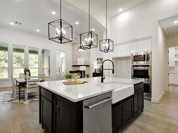 4th image of 26639 White Eagle Dr