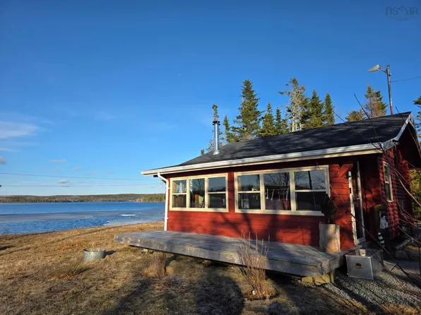 60 Hummingbird Ln, Loch Lomond, NS B2E 1C4