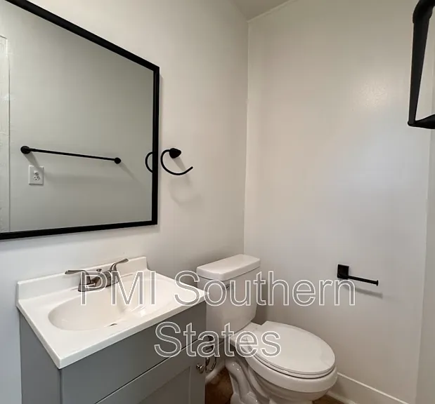 304 N Leach St — Photo 9