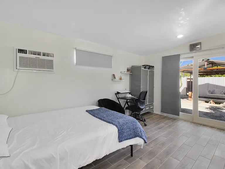 802 W Calle Francita — Photo 7