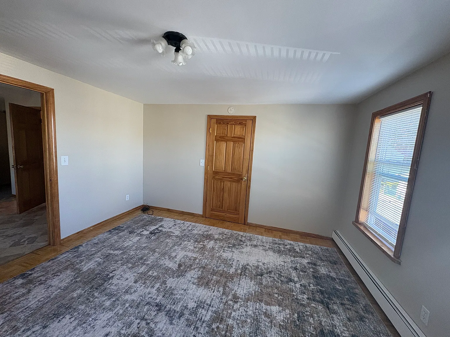 2 bed, 900 sqft, $1,400 — Photo 3