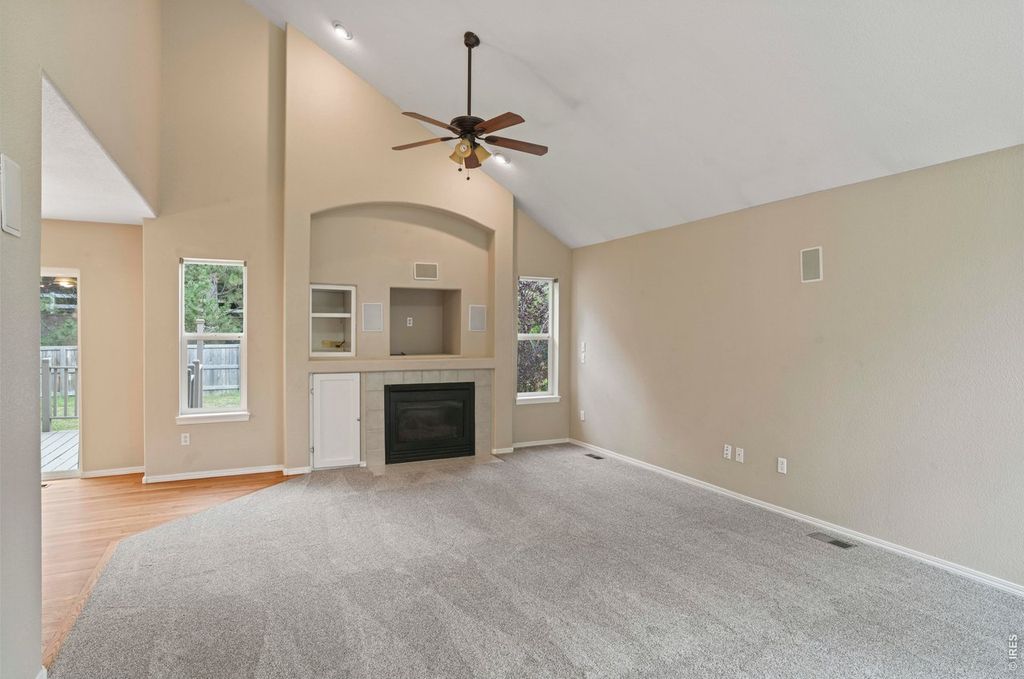 3854 Foothills Dr
