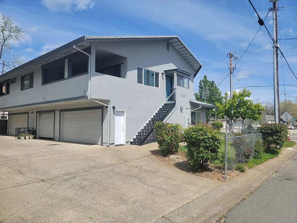 2410 Wilson Ave