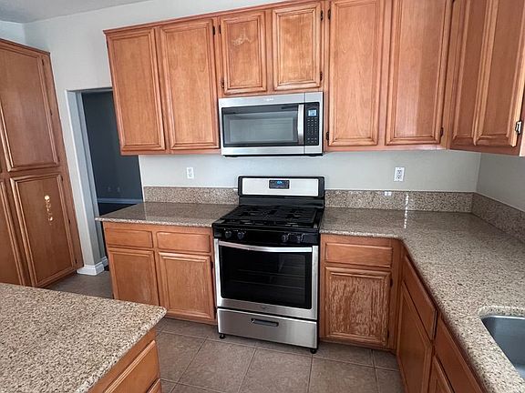 5th image of 362 La Clarita Ave