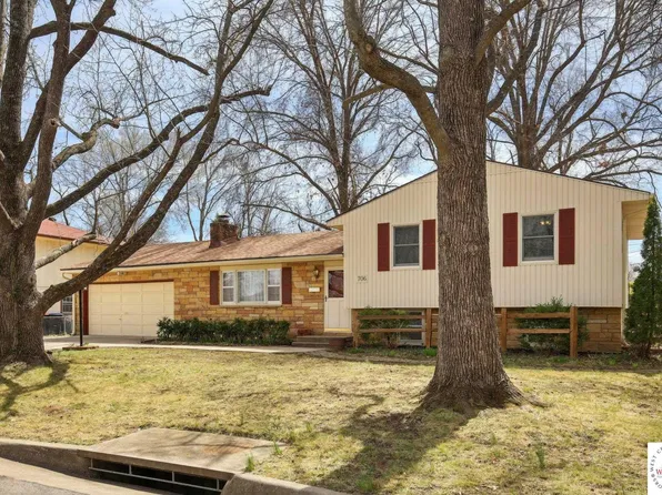 706 E Clark St, Warrensburg, MO 64093