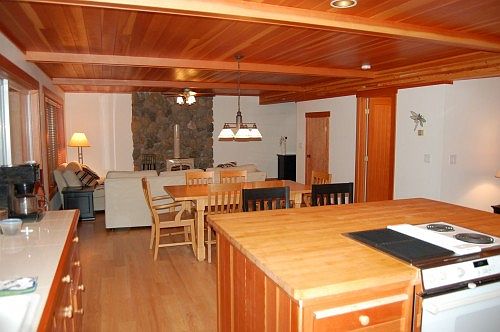5th image of 781 E Lagoon Dr