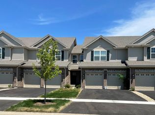 2112 Canyon Creek Ct, Aurora, IL 60503