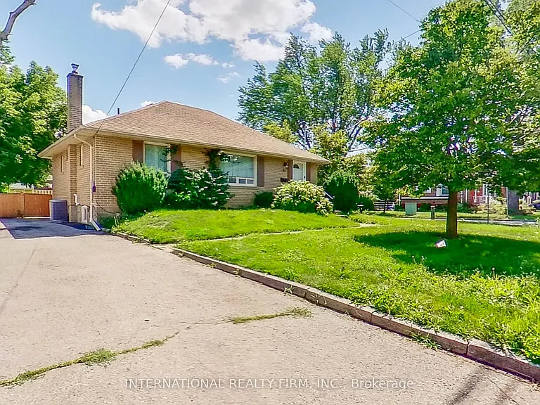 85 Churchill Ave — Photo 3
