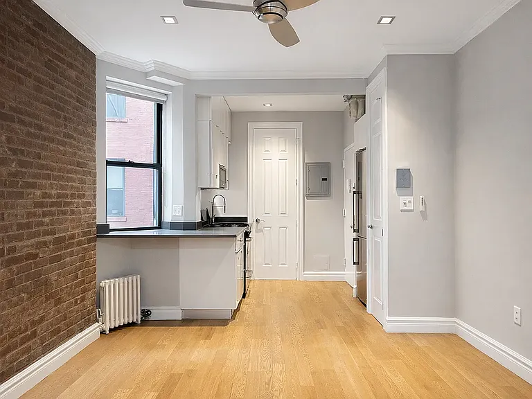246 Mott St #14 — Photo 4
