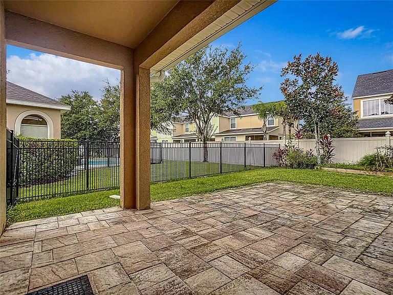 636 Spring Oak Cir — Photo 34