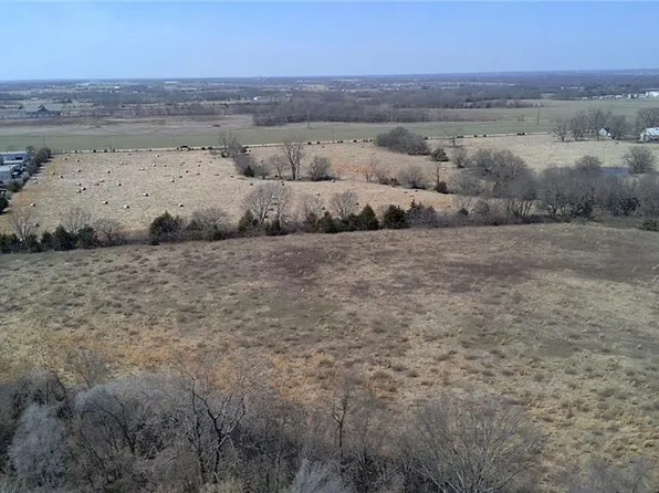 20305 Metcalf Ave, Stilwell, KS 66013