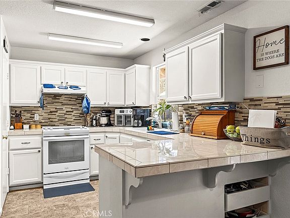 3rd image of 6122 Dana Cir