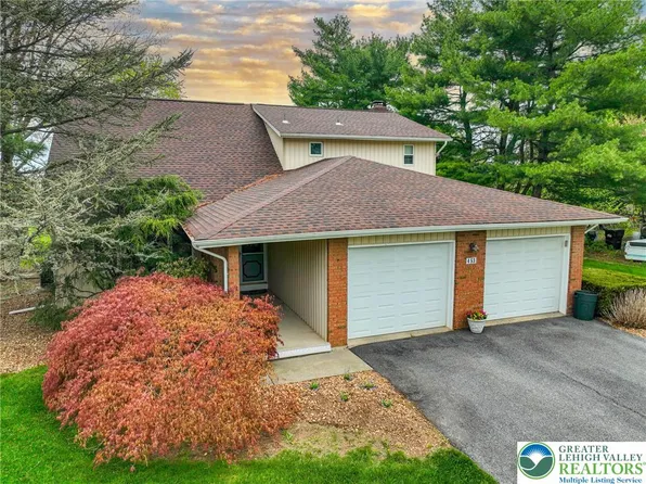 453 Larch Ln, Nazareth, PA 18064