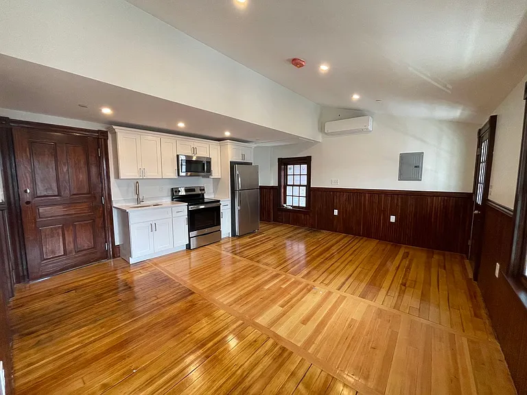 41 Summer St — Photo 12
