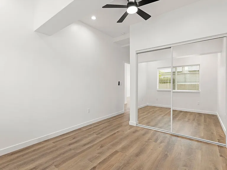 1537 Centinela Ave #9 — Photo 19