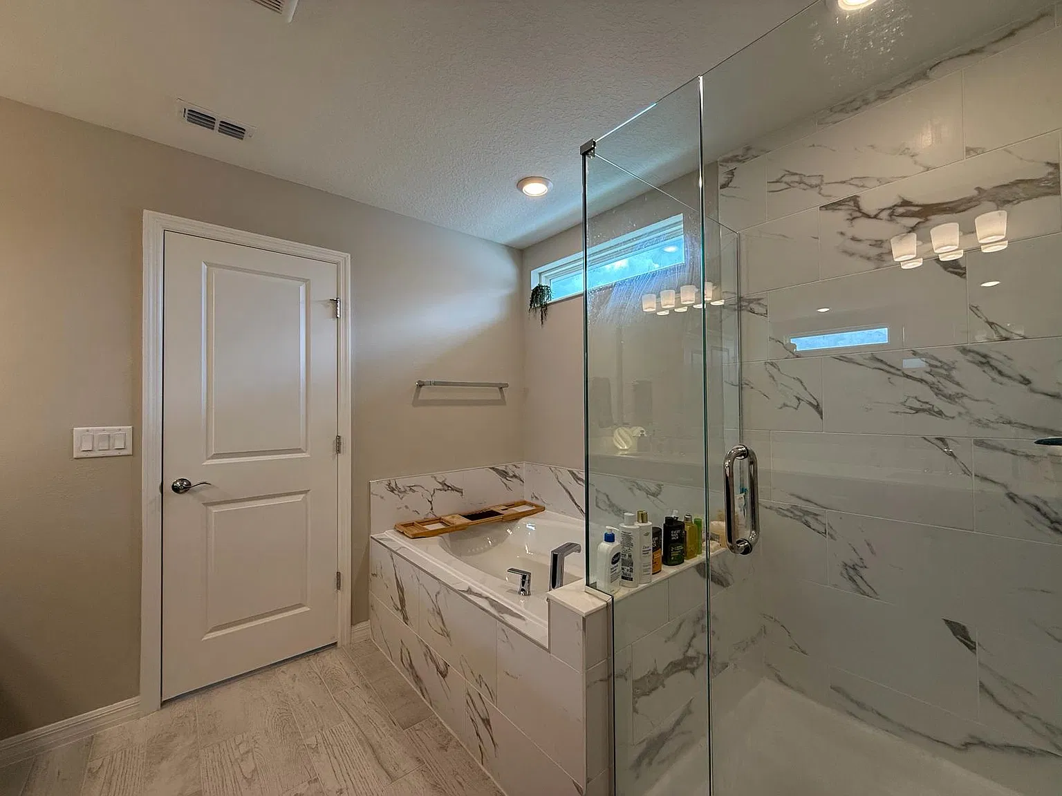 5 bed, 3635 sqft, $3,990 — Photo 4