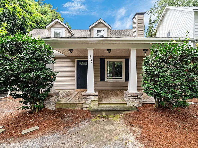 835 N Ashe St — Photo 8