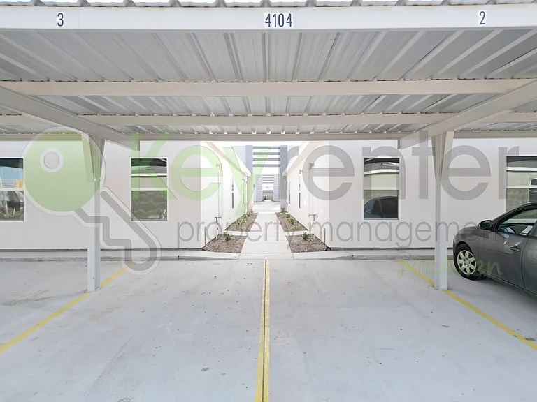 4104 Walnut Ave #4 — Photo 3