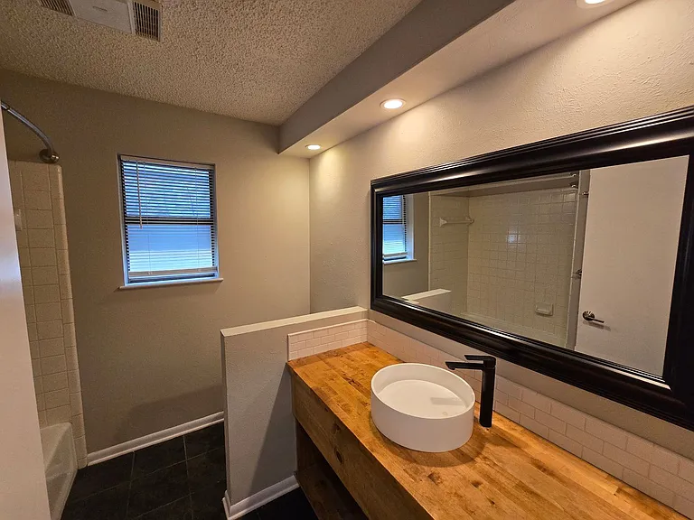 402 Greenwood Dr — Photo 12