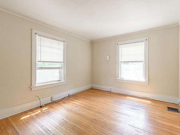4th image of 758 Harvard St #A
