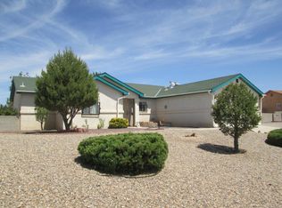 15 Paraiso Rd, Los Lunas, NM 87031