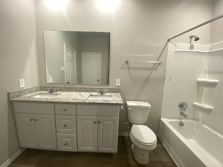 621 Jennifer Cv — Photo 14