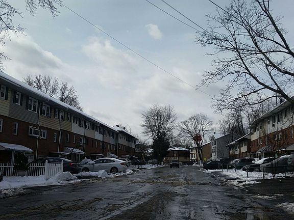4th image of 36 Roosevelt Dr