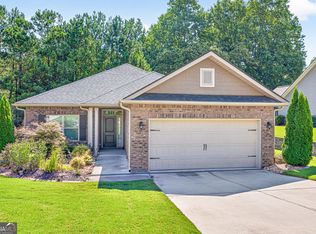 832 Hidden Hollow Cir, Commerce, GA 30529