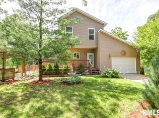 16871 Circle Place Dr, Carlinville, IL 62626