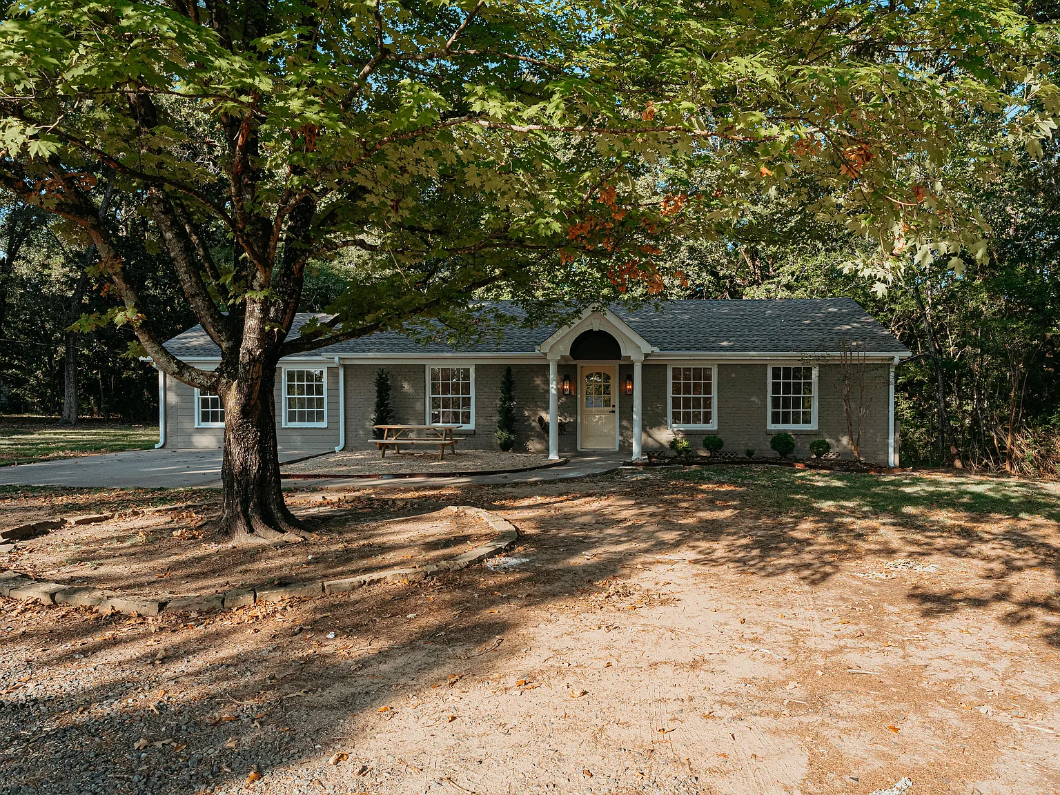4 bed, 2600 sqft, $3,200 — Photo 2
