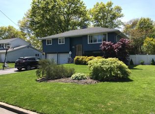 240 Lowell Rd, Sayville, NY 11782