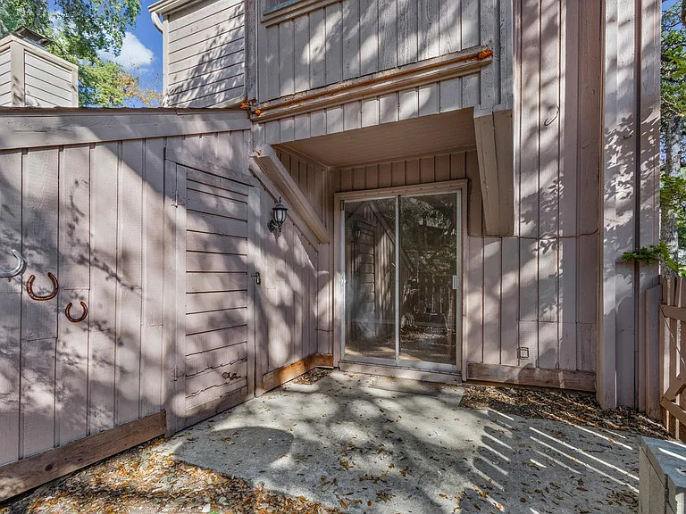 24 Marina Cir — Photo 9