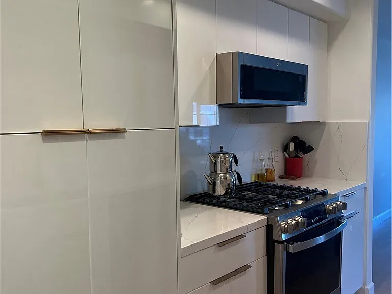 1817 Selby Ave #205 — Photo 12