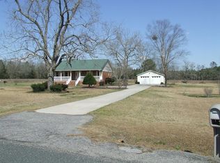 335 Honeysuckle Rd, St matthews, SC 29135