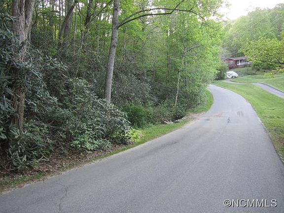 2nd image of 115 Fairway Dr