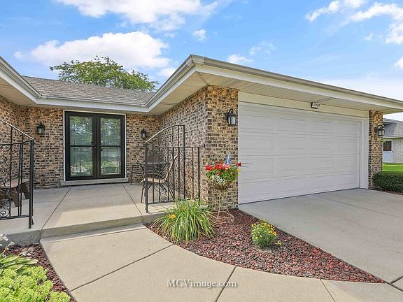 2nd image of 15140 Lilac Ct