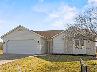 1131 Oak Bay Run, Fort Wayne, IN 46825