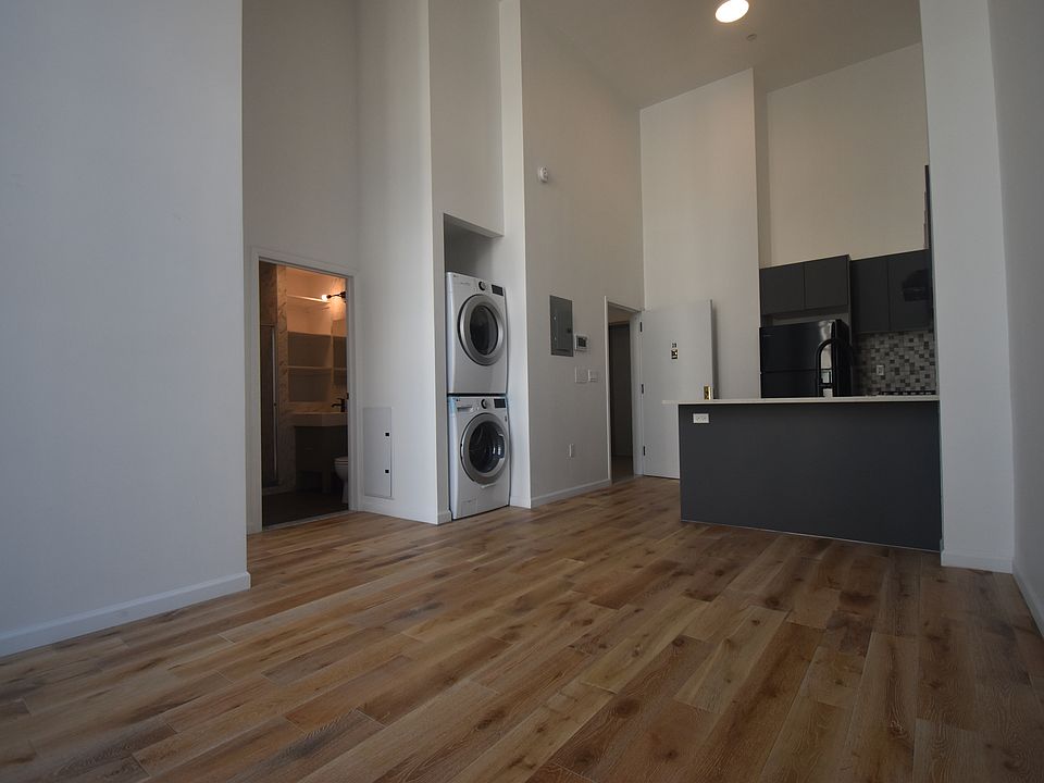 1st image of 221 N 9th St APT 3B
