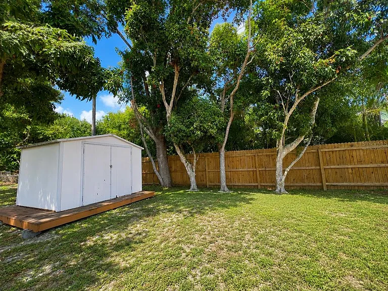 3209 Avenue A W — Photo 25